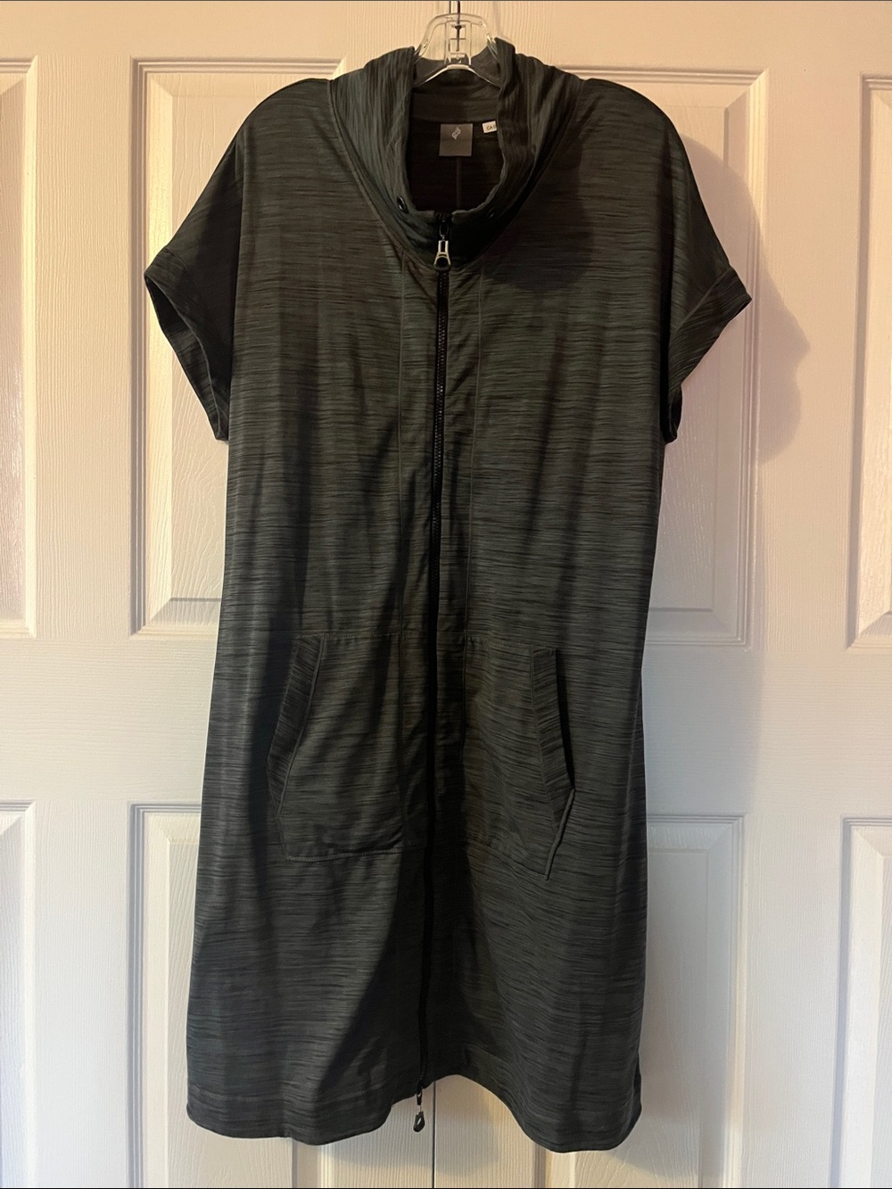 Zip-Front Short Sleeve Long Hoodie in Heathered Charcoal